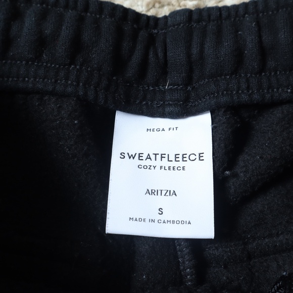 Aritzia TNA CozyFleece MegaFit Cargo Sweatpants - Picture 3 of 4